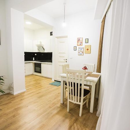 At Bazaar Central Apartment Tiranë Ngoại thất bức ảnh