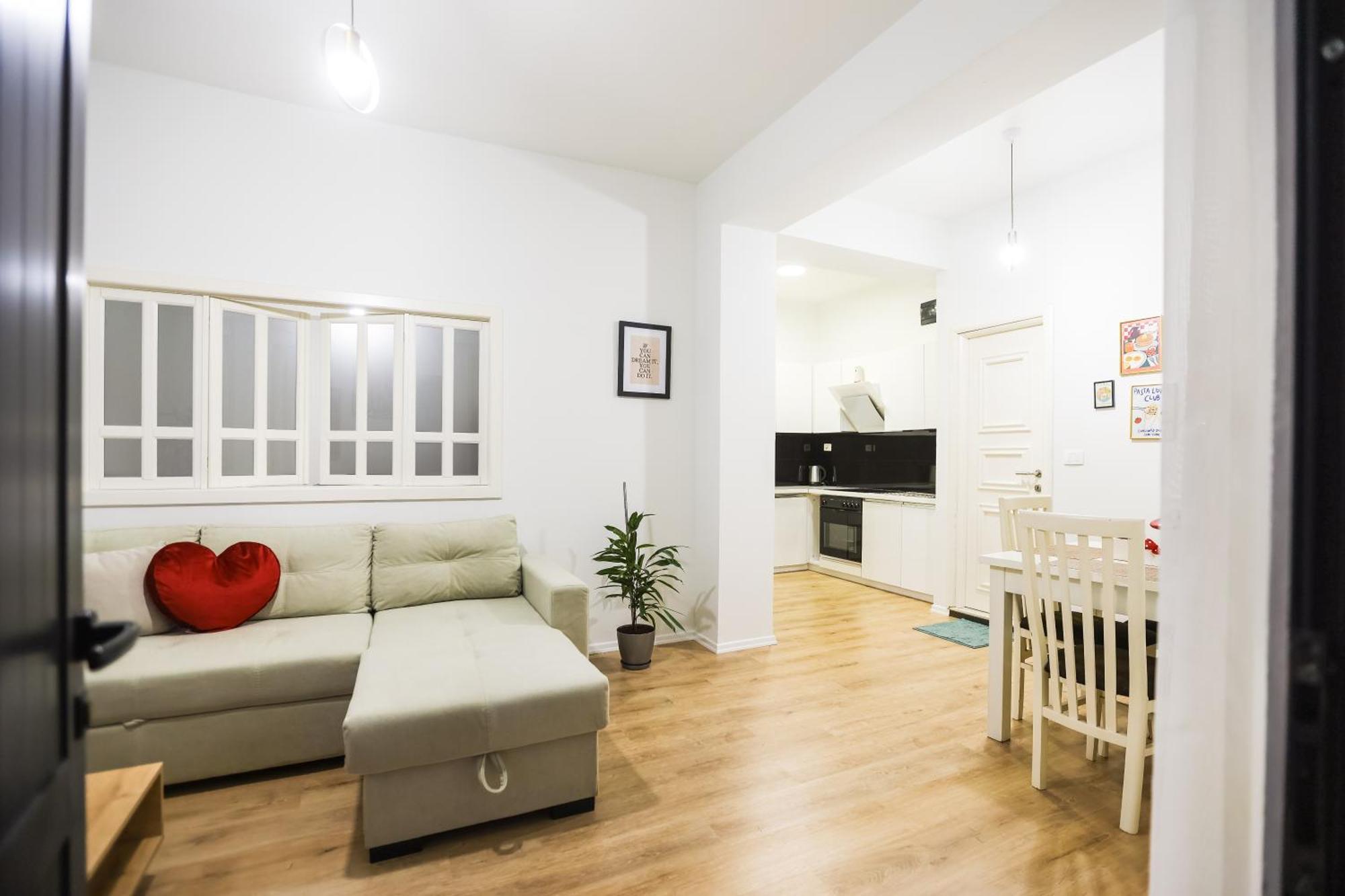 At Bazaar Central Apartment Tiranë Ngoại thất bức ảnh