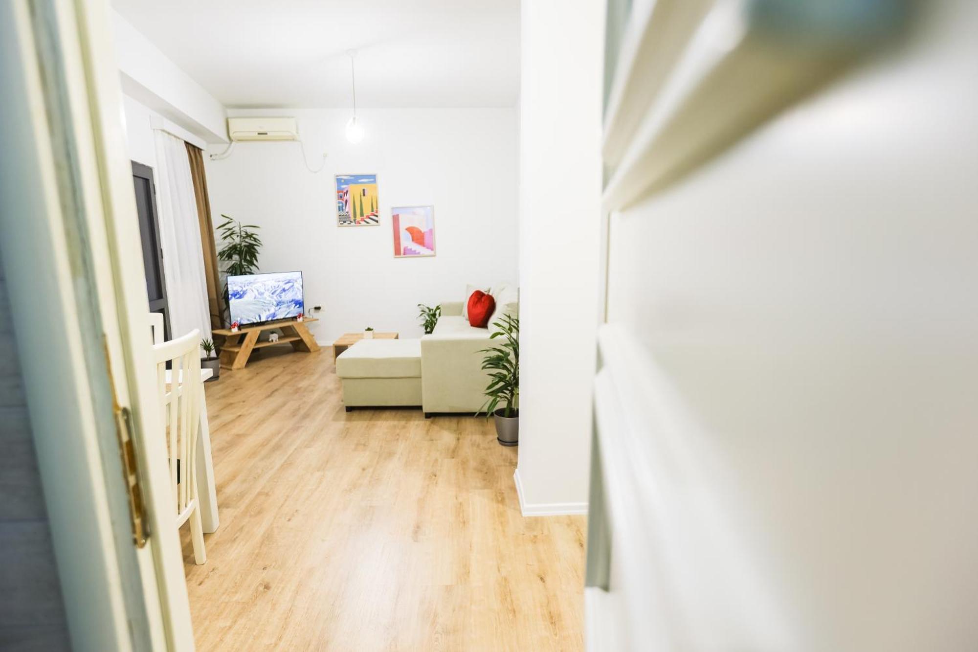 At Bazaar Central Apartment Tiranë Ngoại thất bức ảnh