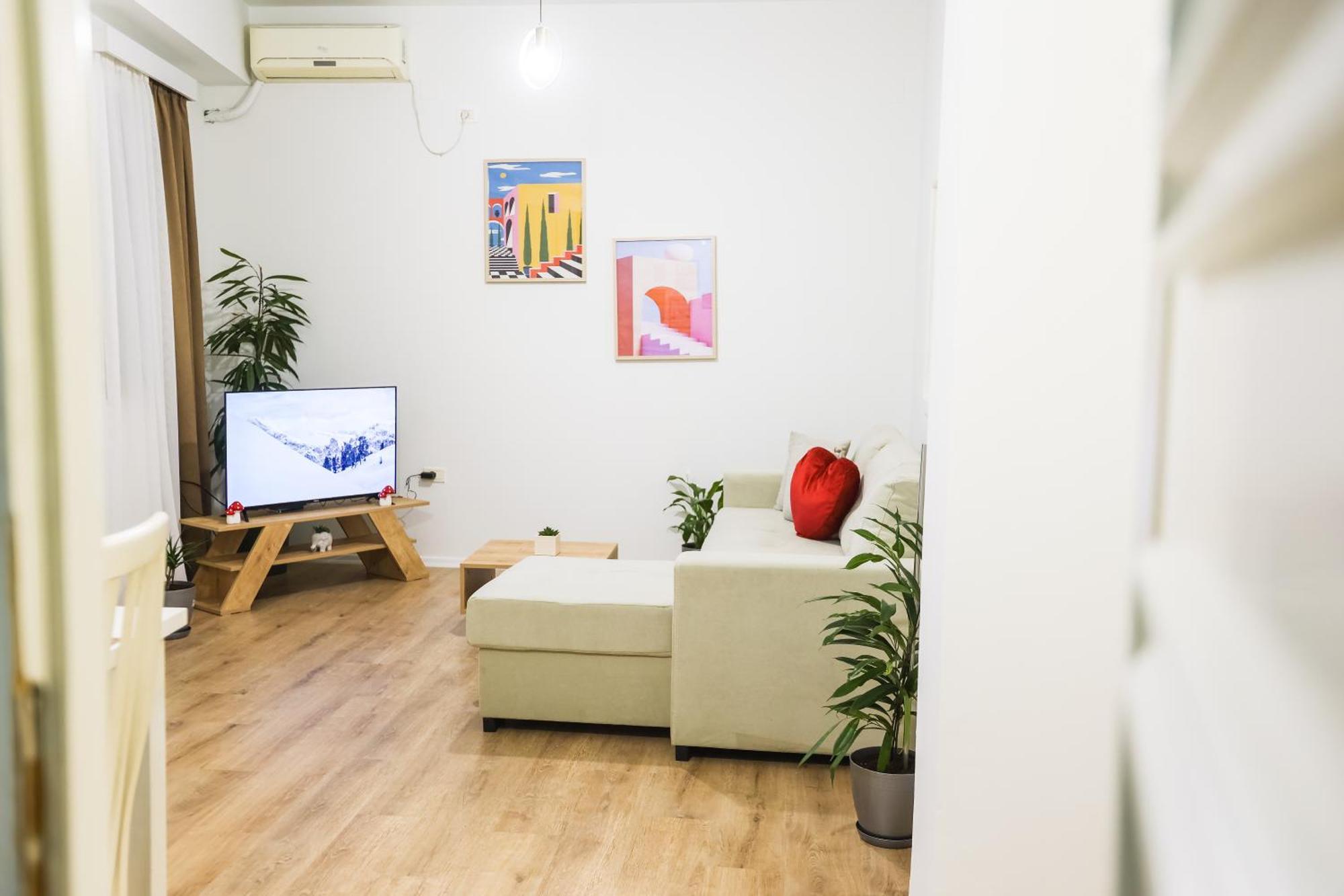 At Bazaar Central Apartment Tiranë Ngoại thất bức ảnh