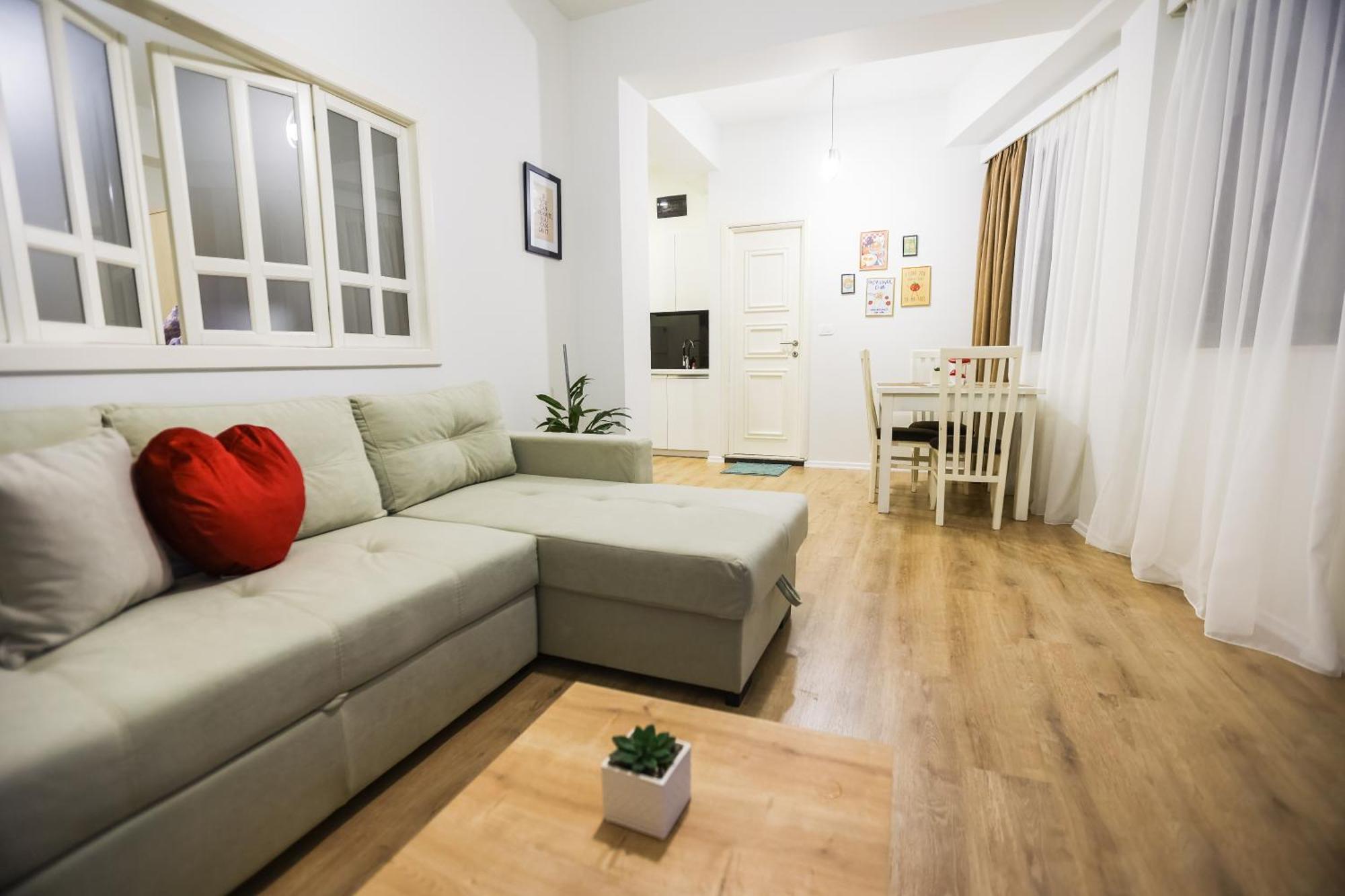 At Bazaar Central Apartment Tiranë Ngoại thất bức ảnh