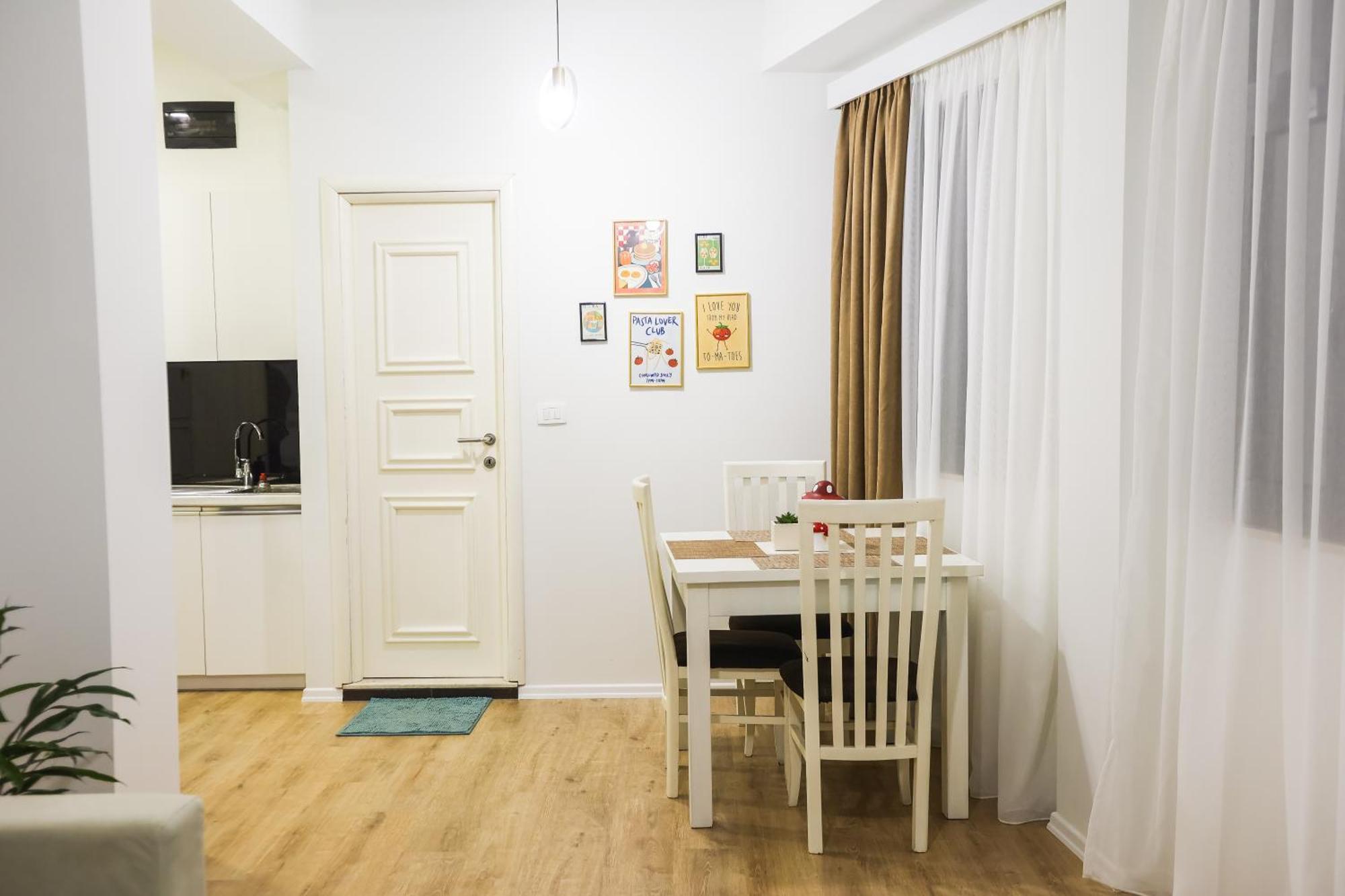 At Bazaar Central Apartment Tiranë Ngoại thất bức ảnh